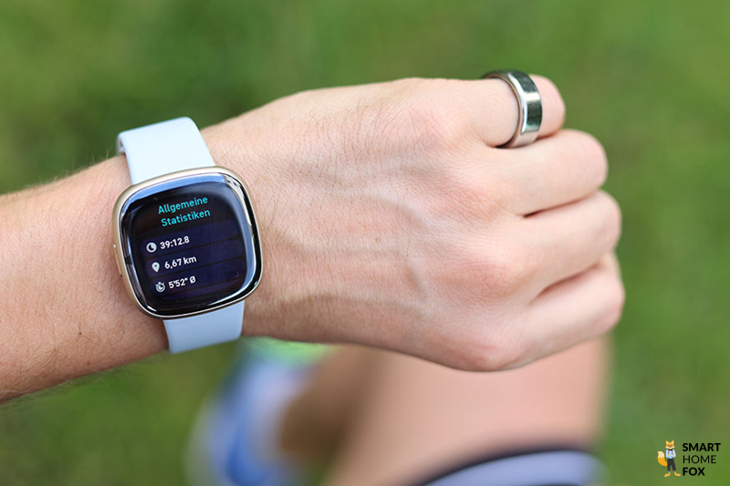 Man sieht die Trainingsdaten auf der Fitbit Sense 2.